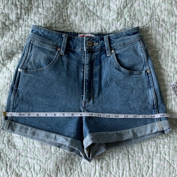 Wrangler high waisted shorts - Picture 8 of 13